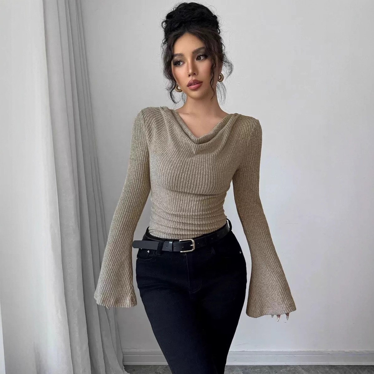 بلوزة نسائية بأكمام طويلة بلون - مراجعة Off Shoulder Top وسعره